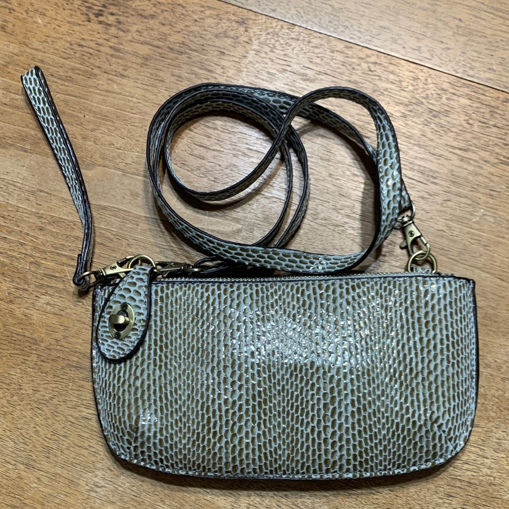 Crossbody purse